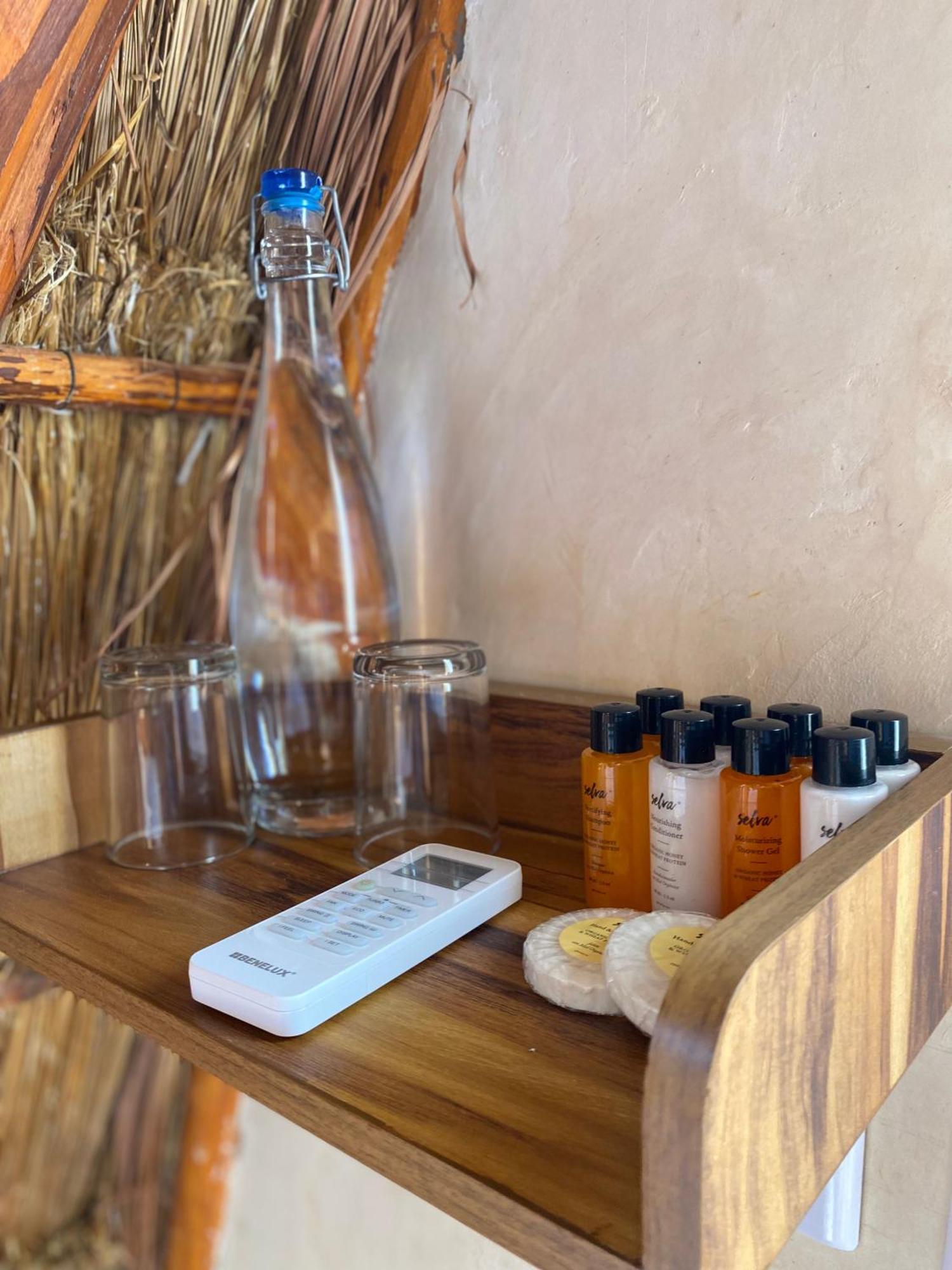 Hotel Casabakal - A Pie De Laguna - Bacalar Exterior photo A selection of toiletries in a hotel room