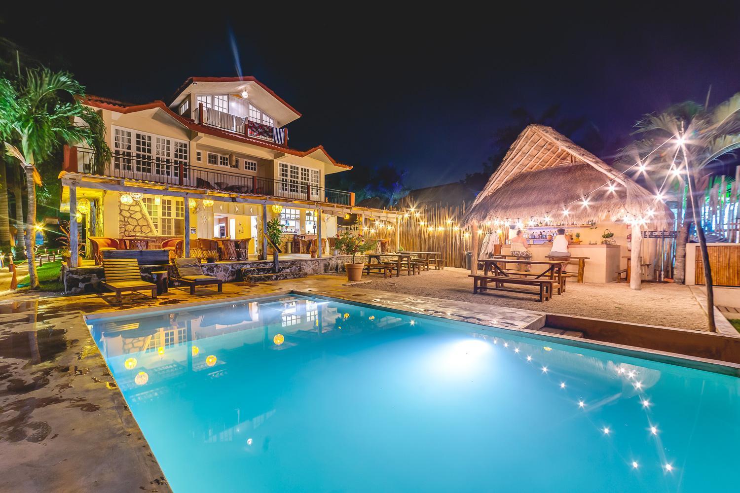 Hotel Casabakal - A Pie De Laguna - Bacalar Exterior photo The resort at night