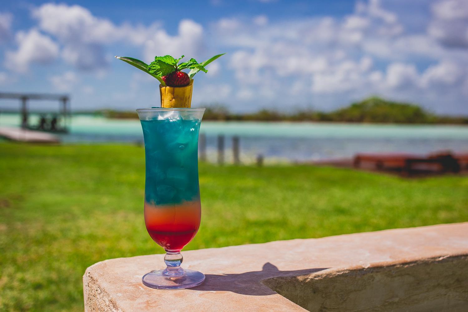 Hotel Casabakal - A Pie De Laguna - Bacalar Exterior photo A Blue Hawaii cocktail