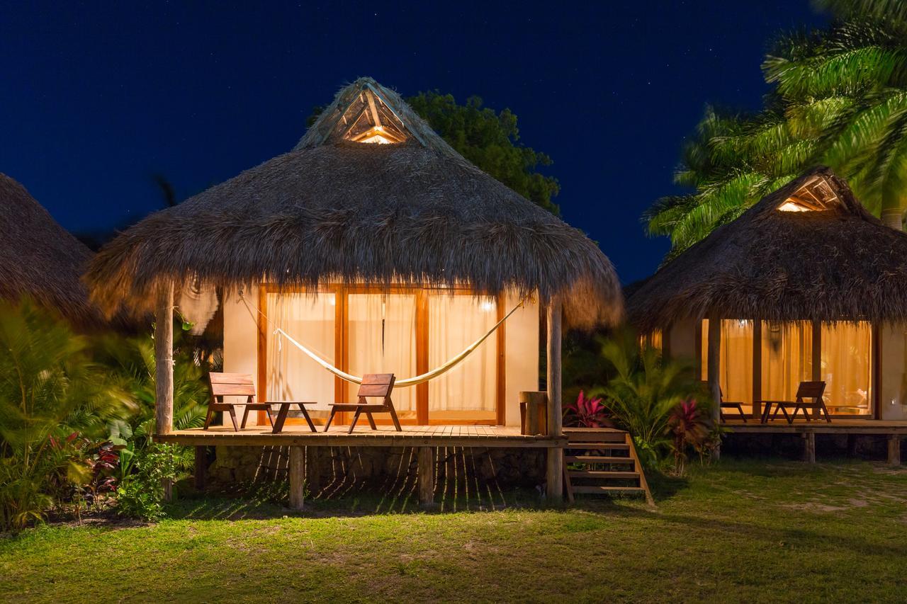 Hotel Casabakal - A Pie De Laguna - Bacalar Exterior photo A bungalow at the resort