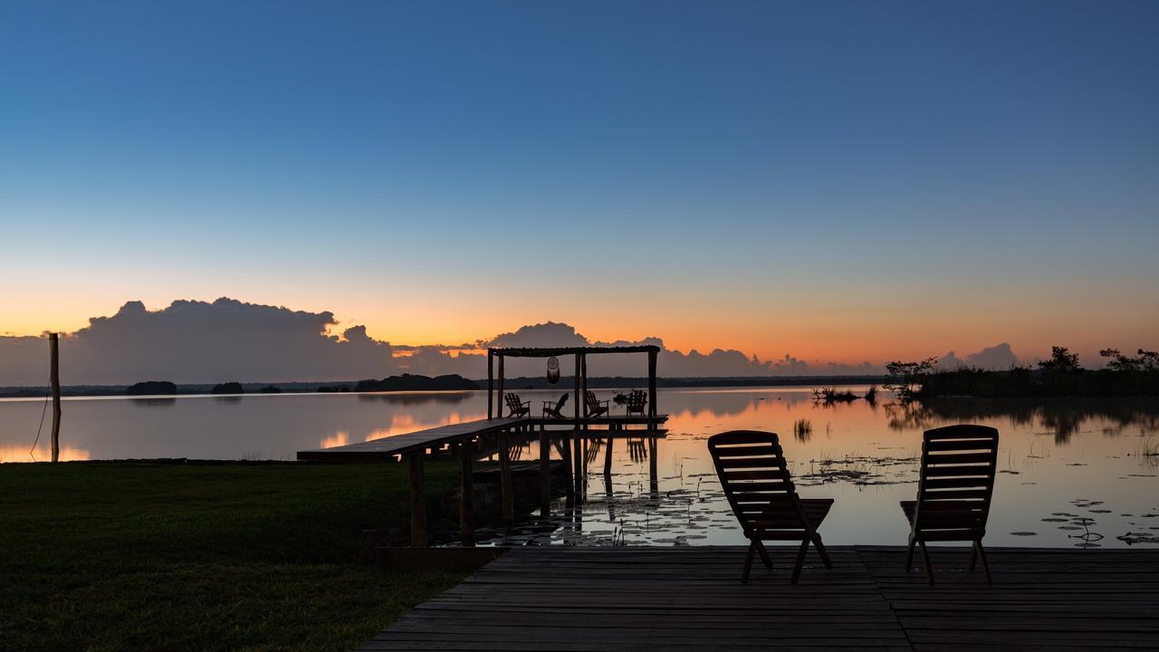 Hotel Casabakal - A Pie De Laguna - Bacalar Exterior photo Sunset over Lake Okeechobee